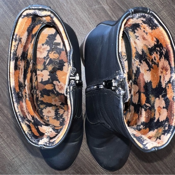 Korks Platform Clog Boots Sz 7 Black faux Leather Y2k Chunky High Block Heel - Picture 5 of 6